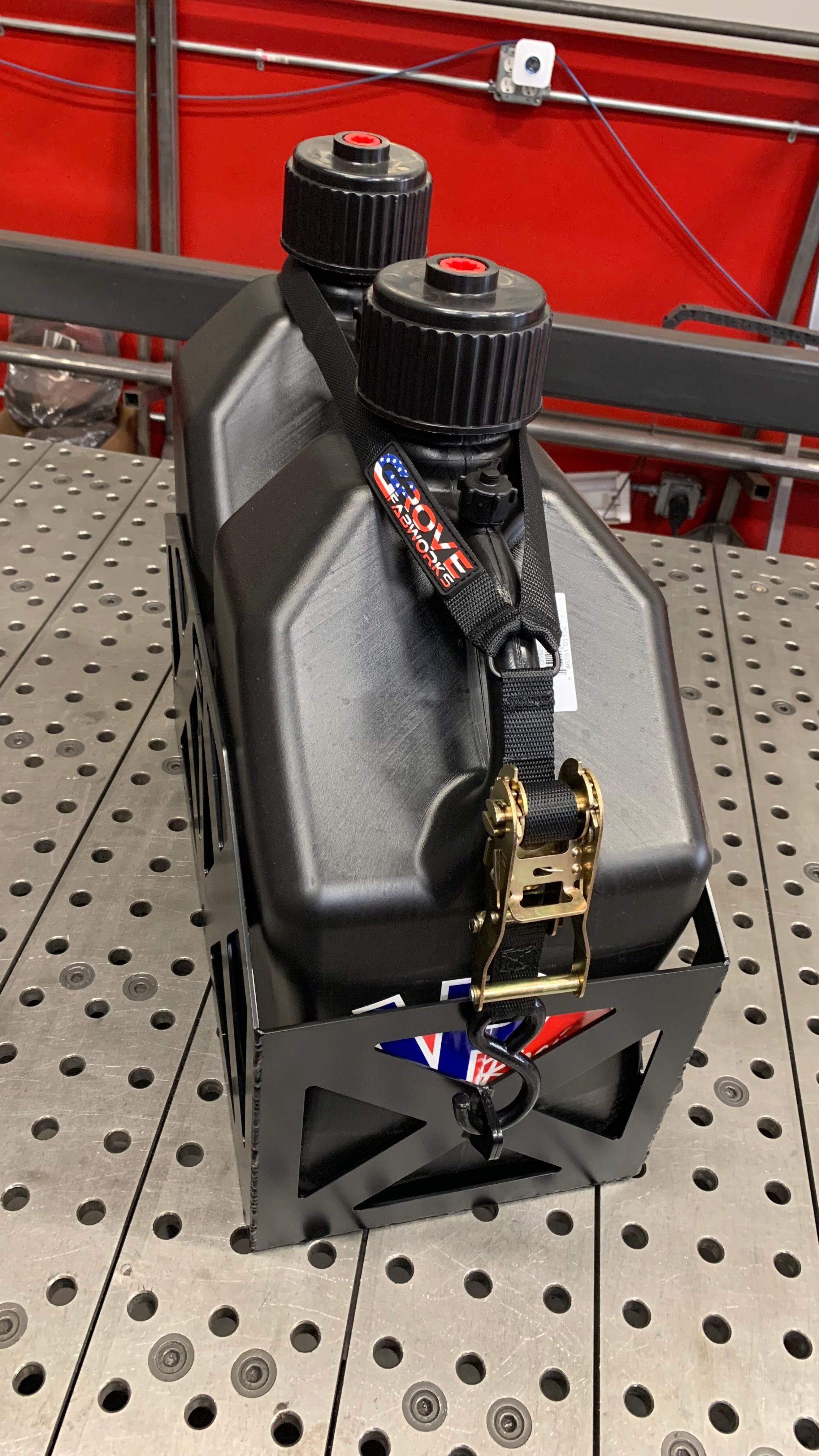 Universal Utility Can Holder W/ Cans